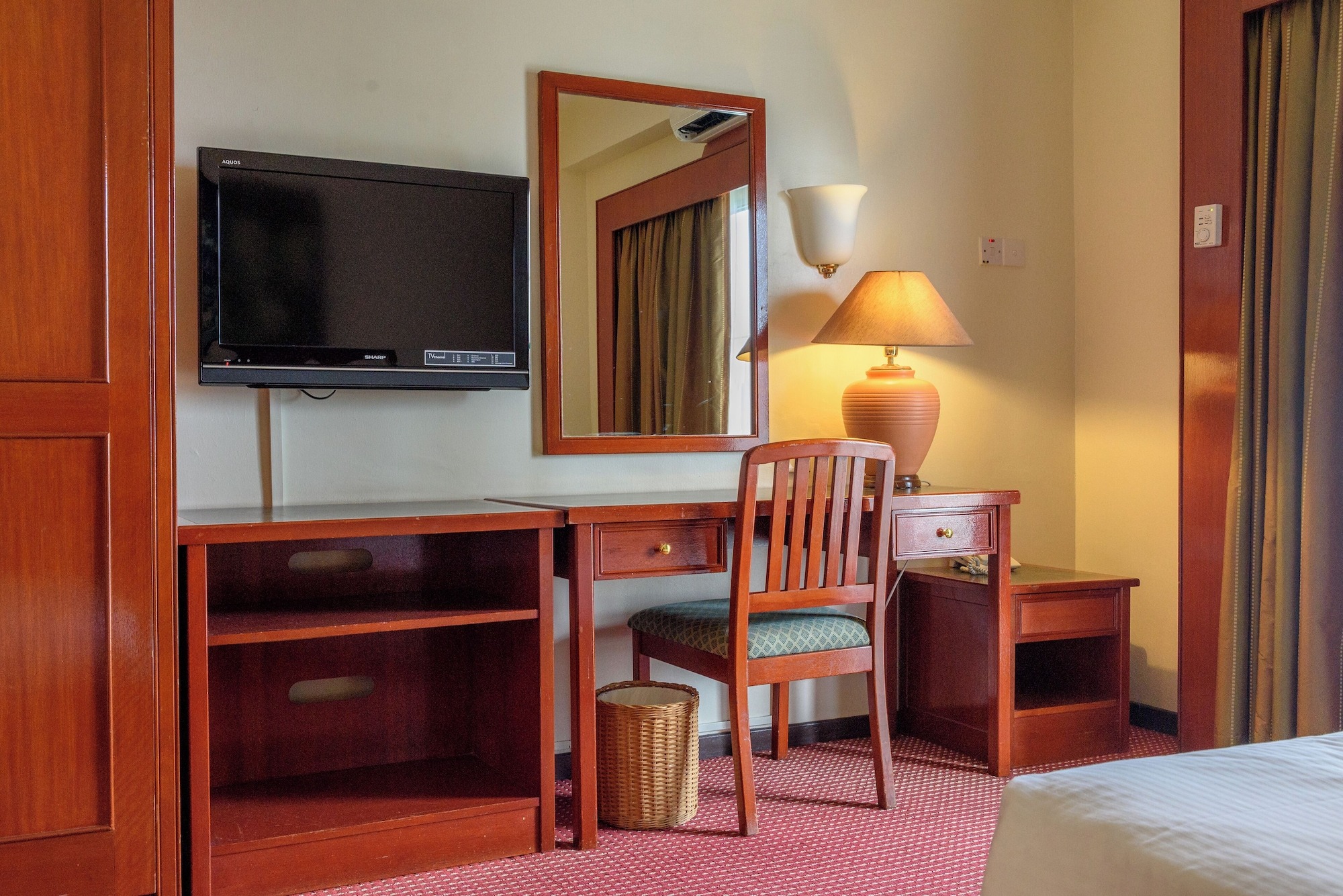 هتل رین بو پارادایس